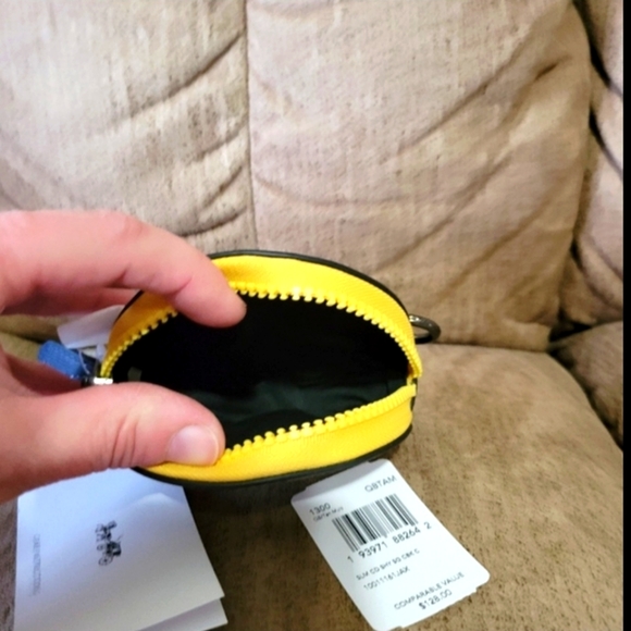 Coach Round Hybrid Pouch NWT - Picture 3 of 6